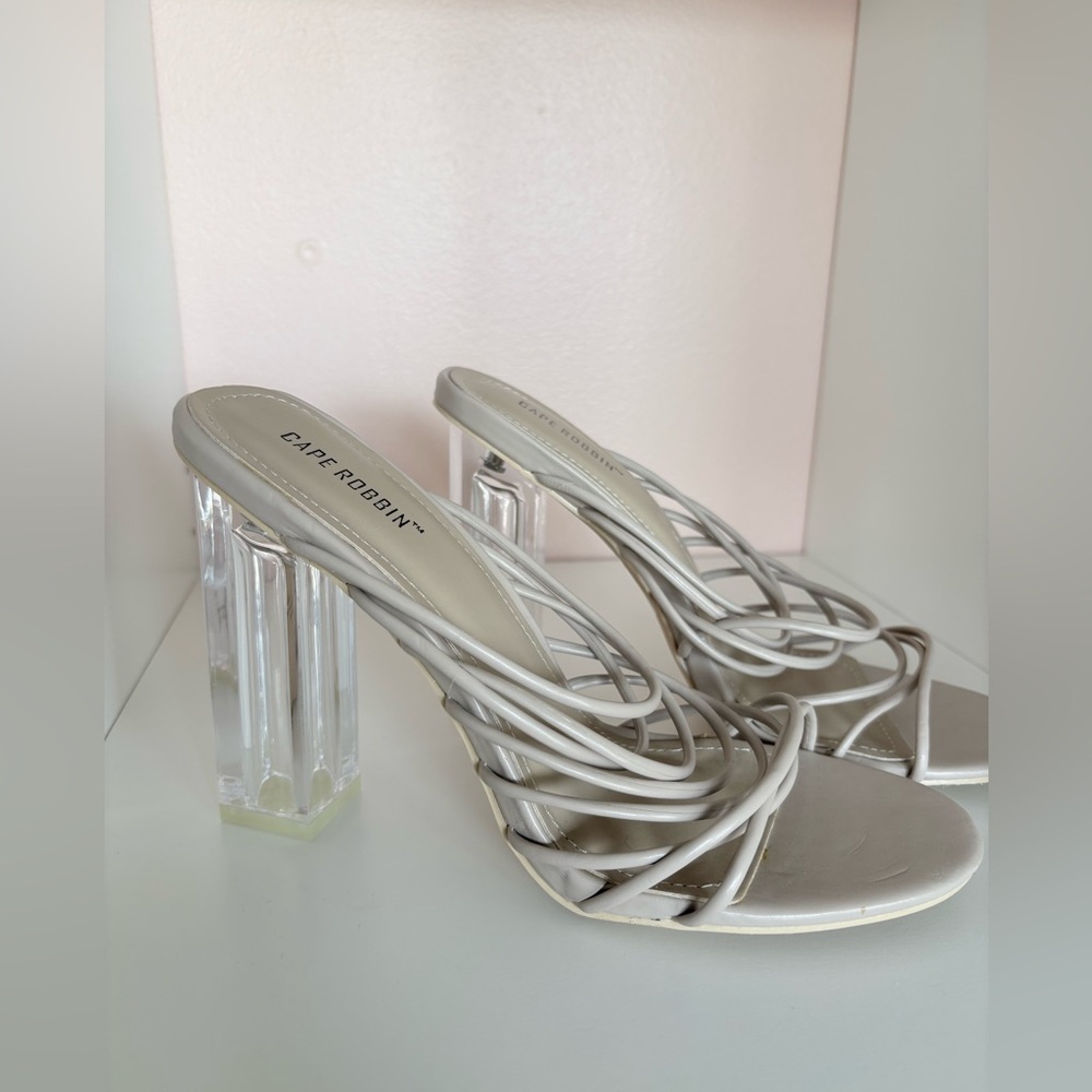 NWOB Cape Robbin Cream Strappy Heels with Clear Block Heels in size 8M